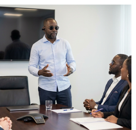 PapJagne leadership presenting in a boardroom